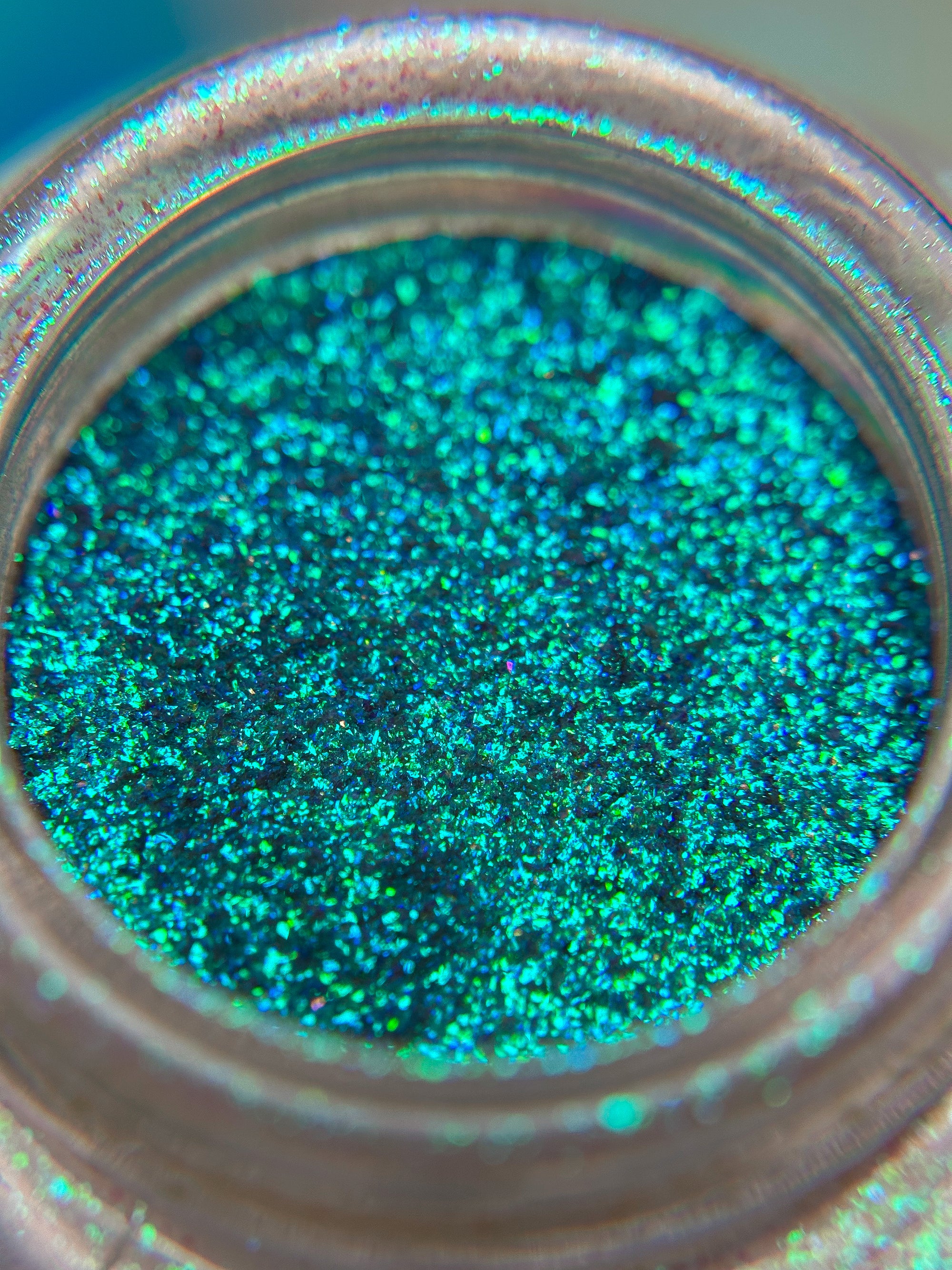 Hylia - Chromatic Iridescent Loose Eyeshadow