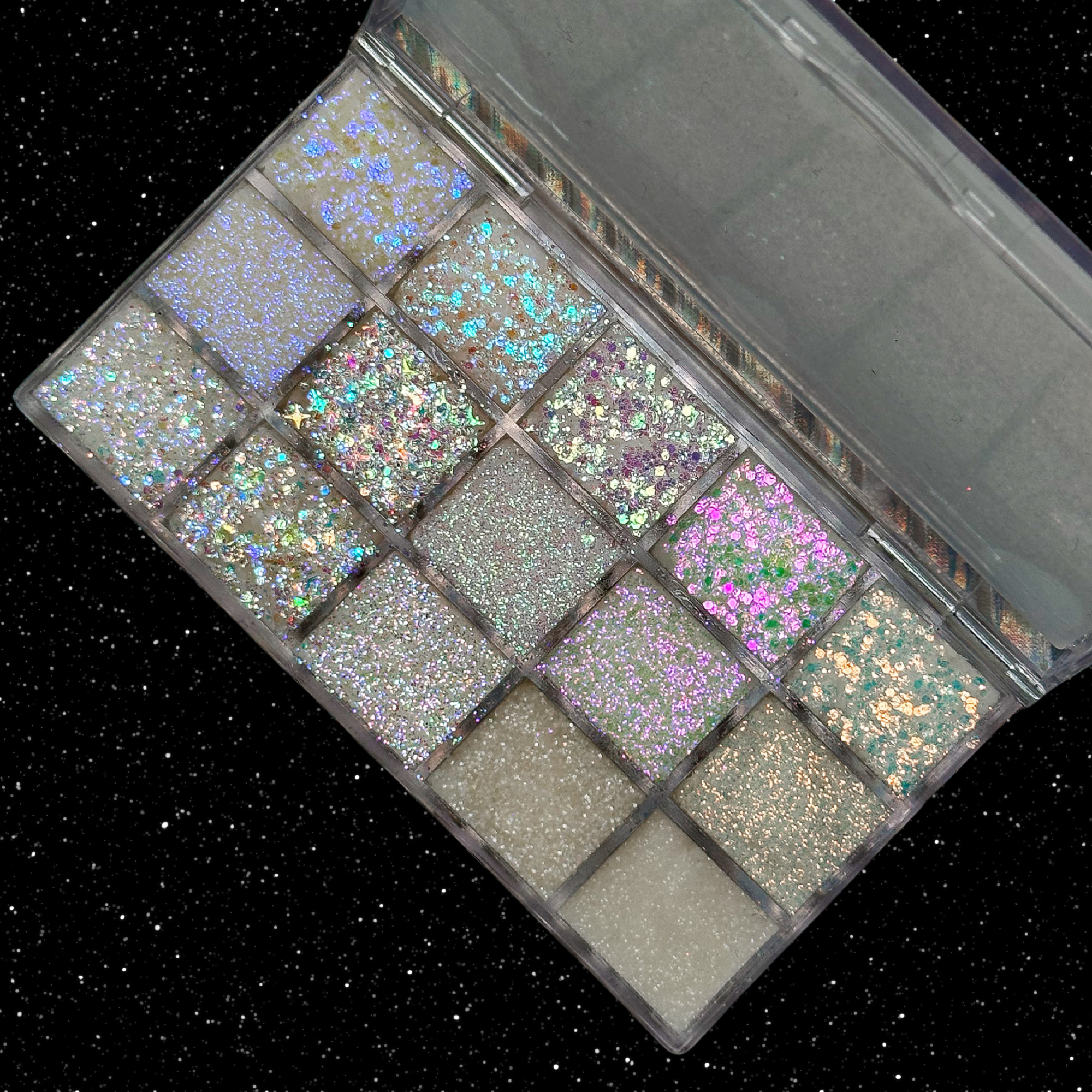 Diamond Skin - Mini 15 Color Glitter Palette
