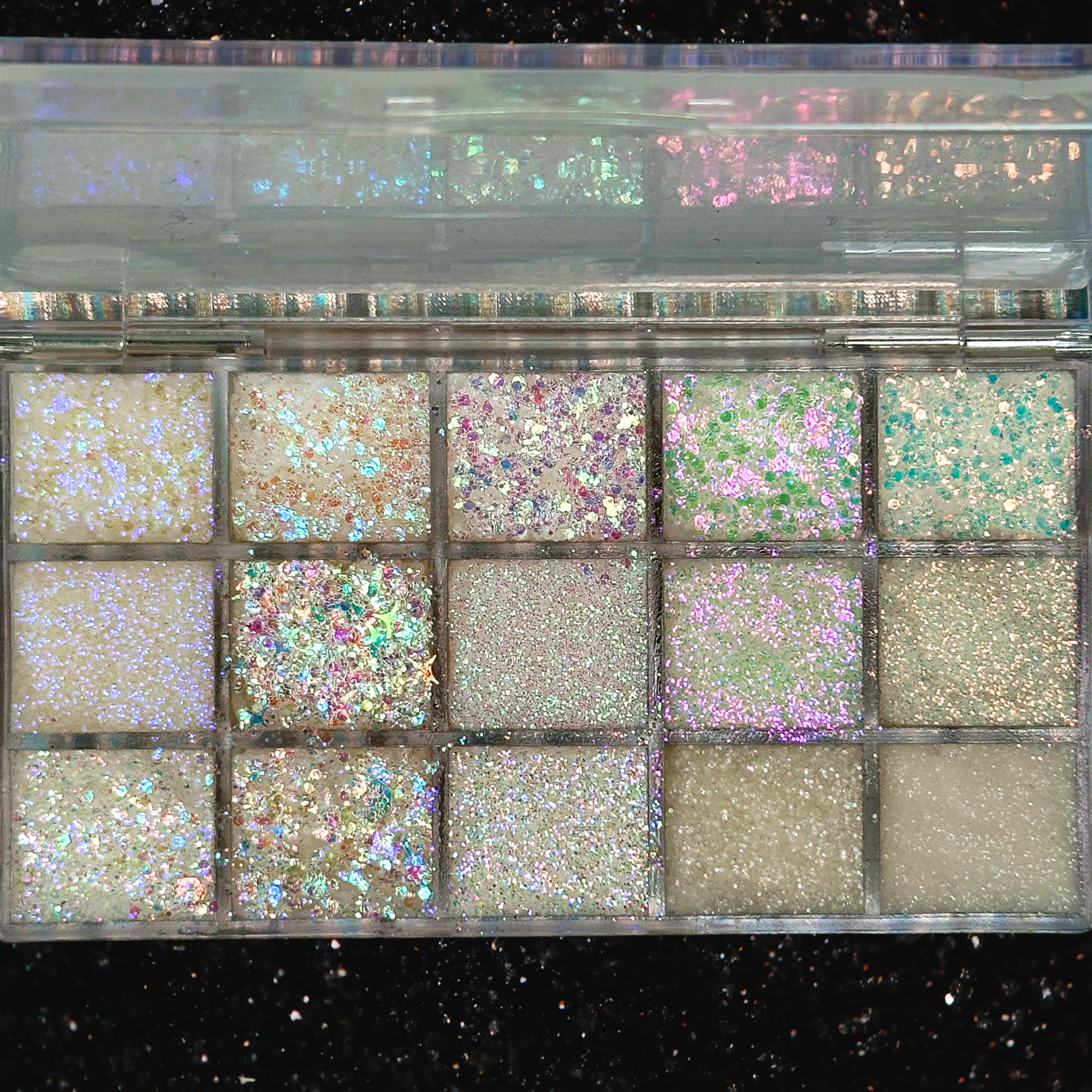 Diamond Skin - Mini 15 Color Glitter Palette