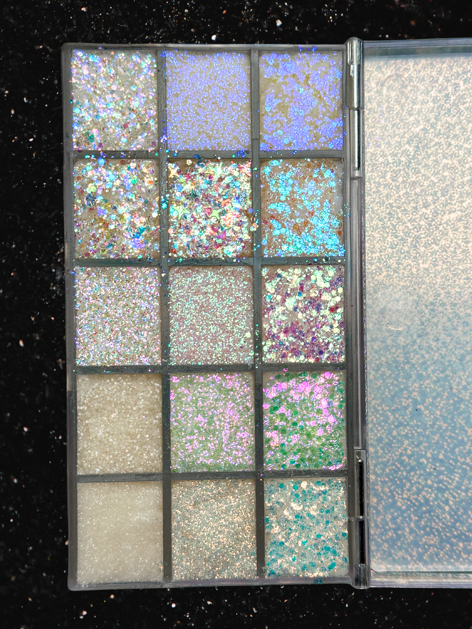 Diamond Skin - Mini 15 Color Glitter Palette