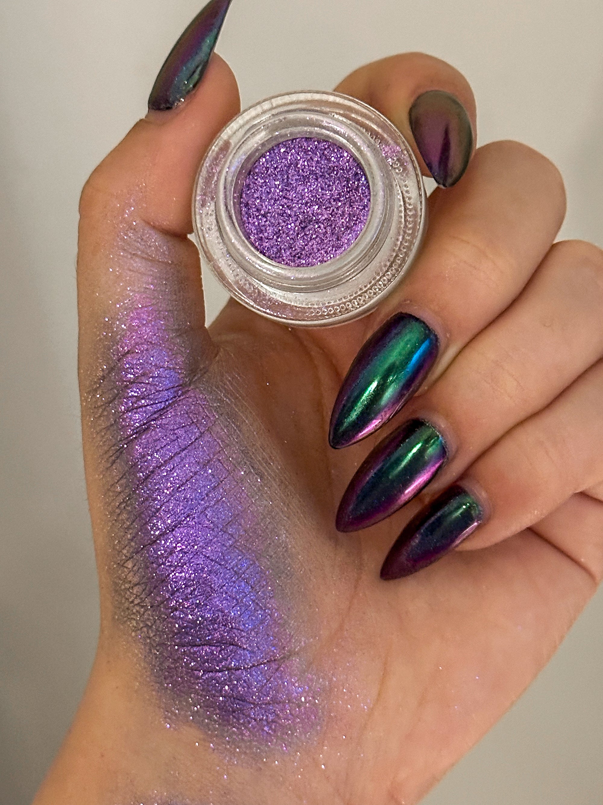 Space Age Duochrome Loose Eyeshadow