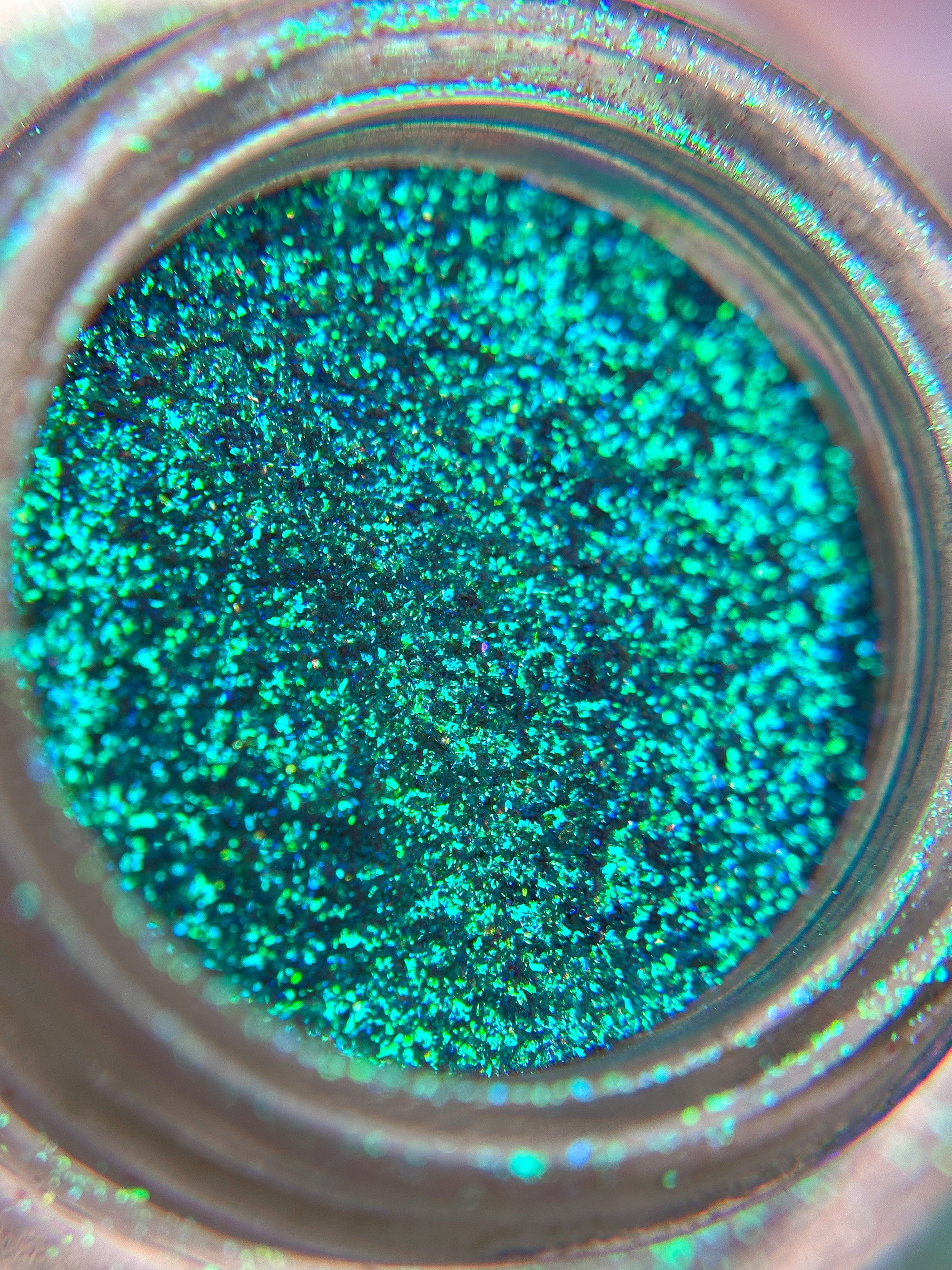 Hylia - Chromatic Iridescent Loose Eyeshadow