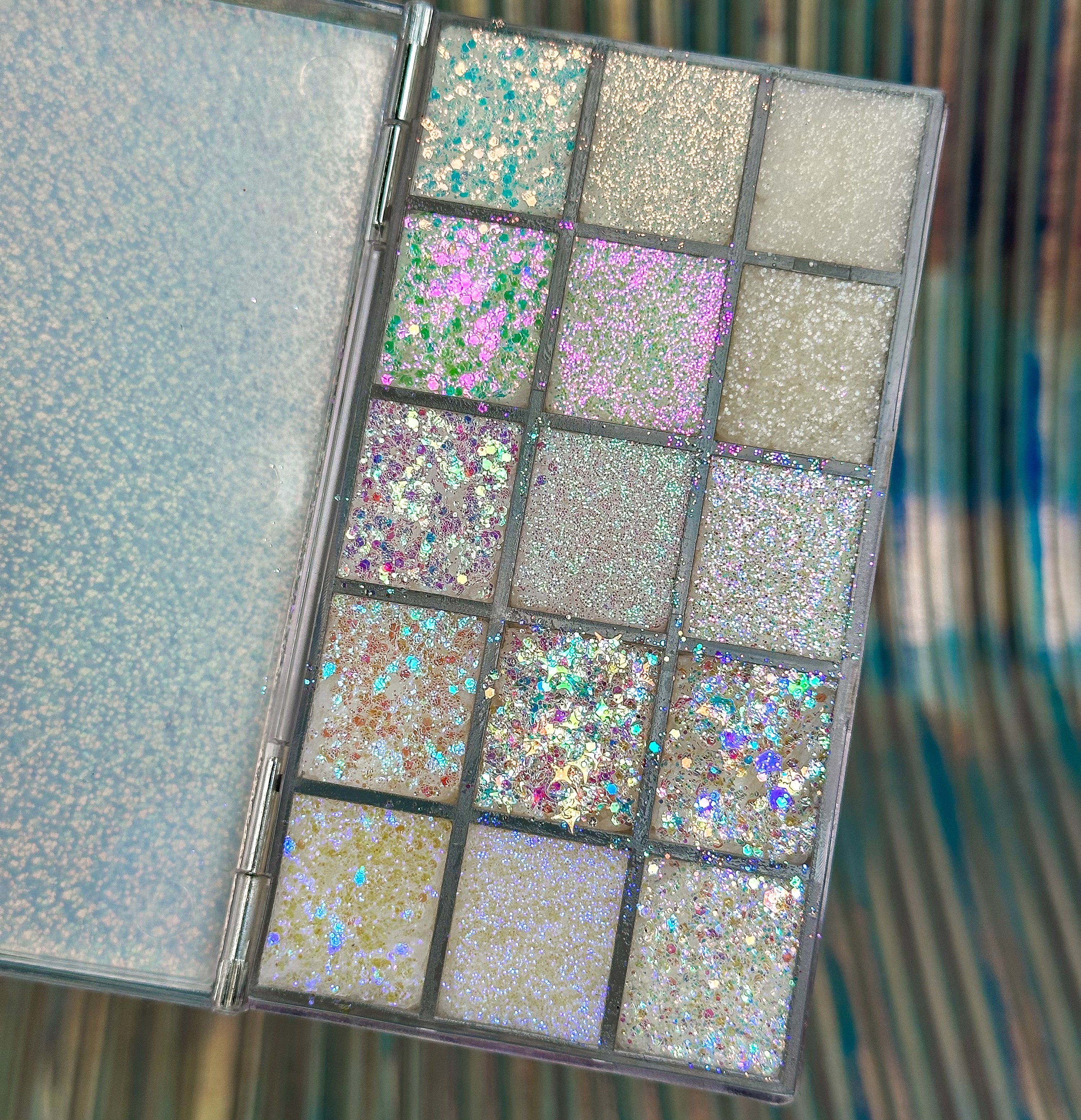 Diamond Skin - Mini 15 Color Glitter Palette