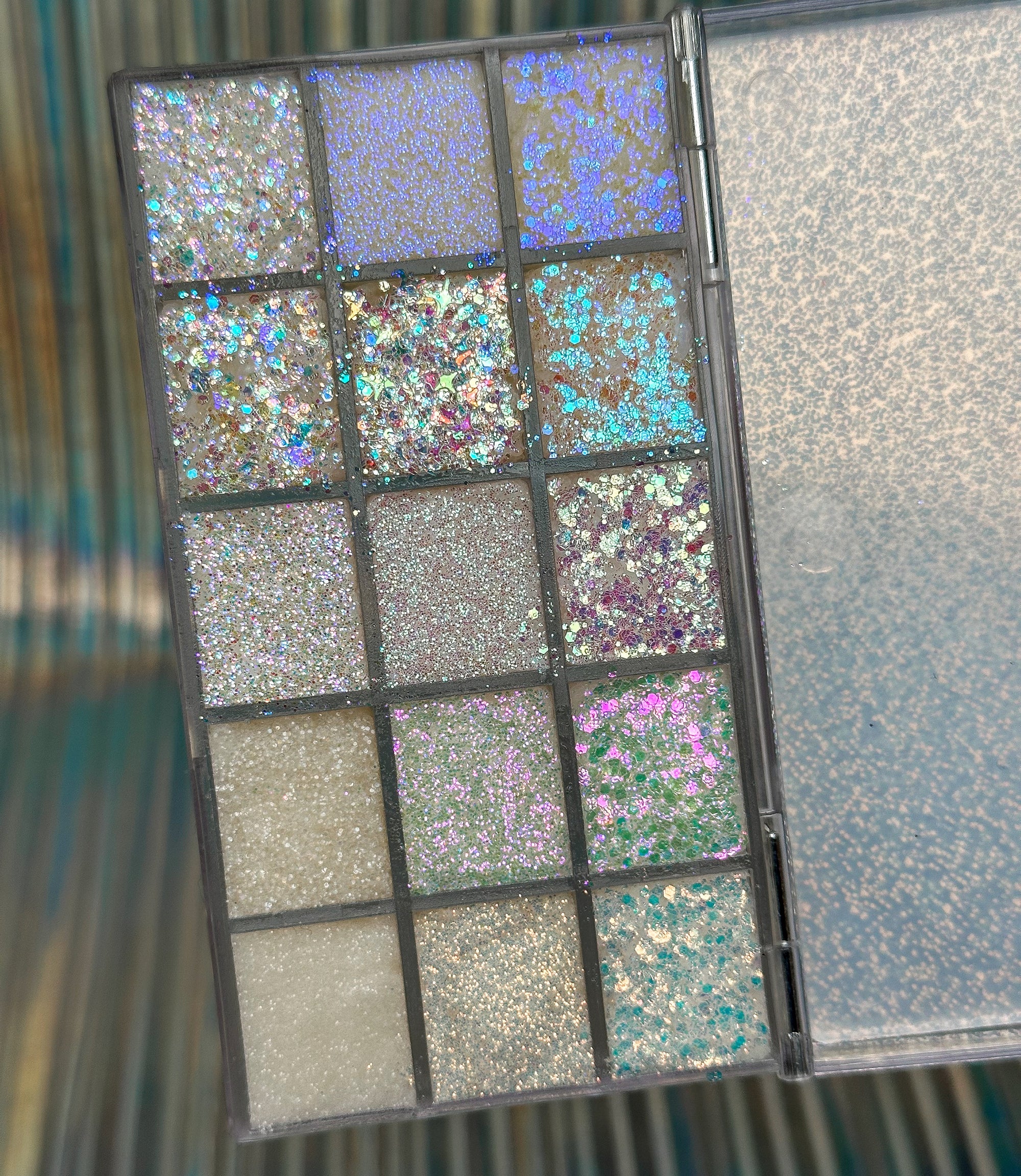 Diamond Skin - Mini 15 Color Glitter Palette