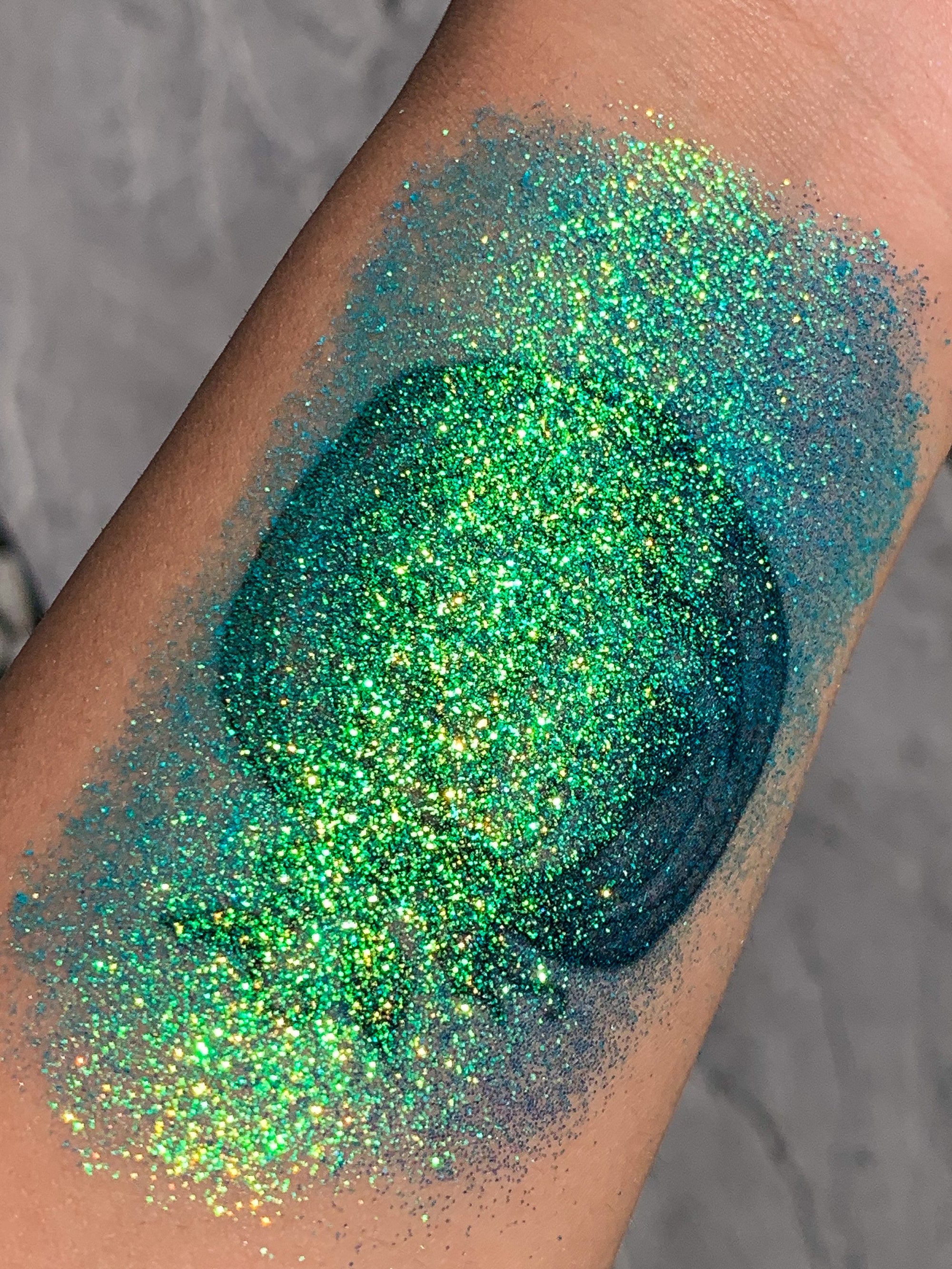 Komi Glitter Gel - slayfirecosmetics