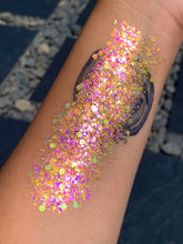 Load image into Gallery viewer, Buried Treasure Glitter Gel
