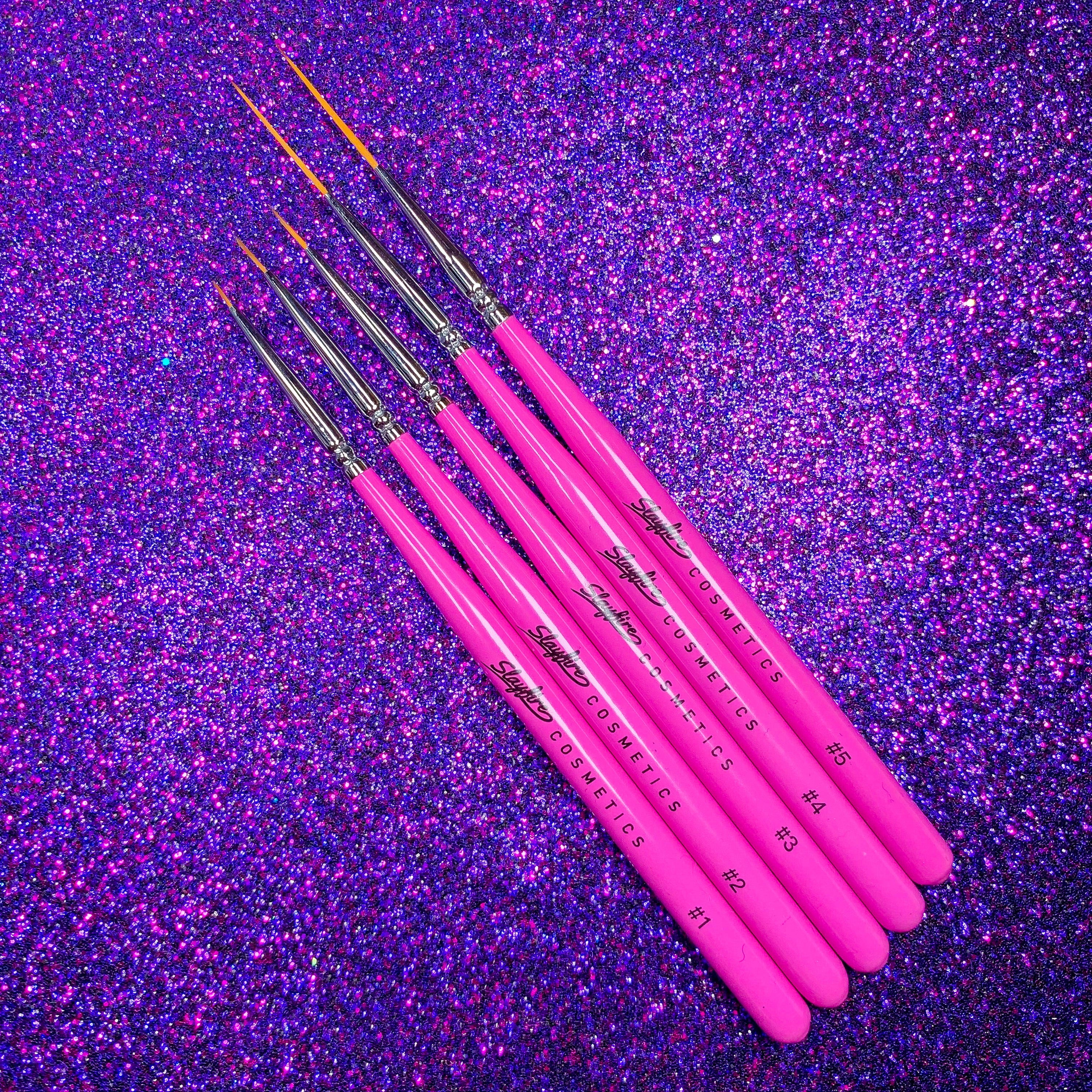 Graphic Liner Brush Set