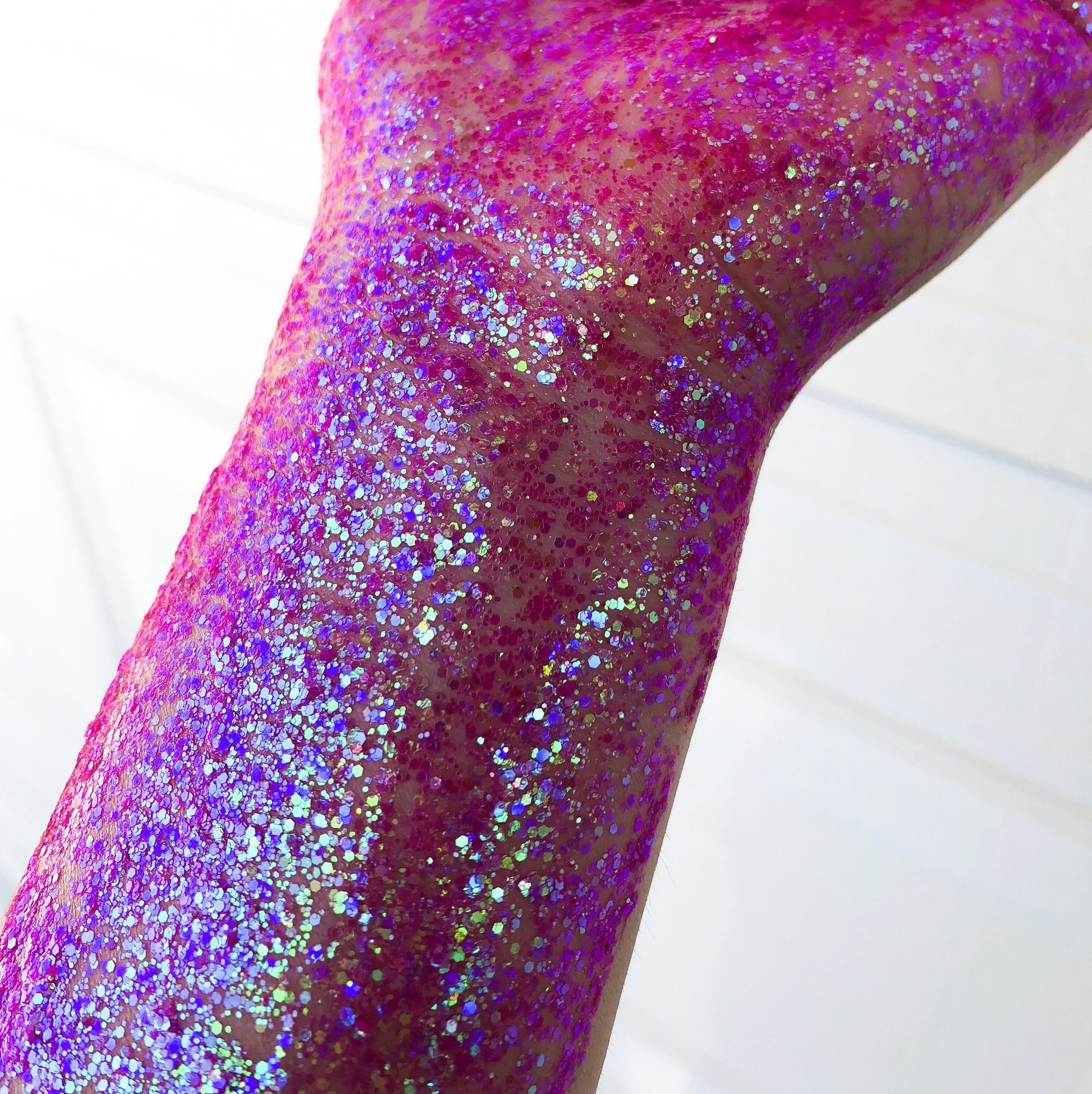 Flirtatious Glitter Gel - slayfirecosmetics